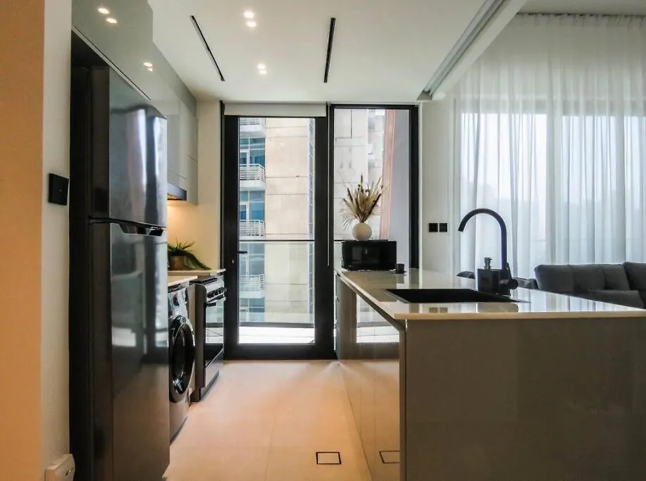 Stylish 2 Bedroom In Binghatti, Business Bay Apartment